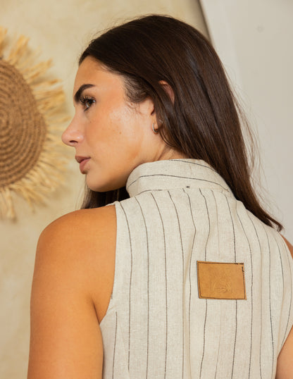 Frog Closure Linen Vest - Black