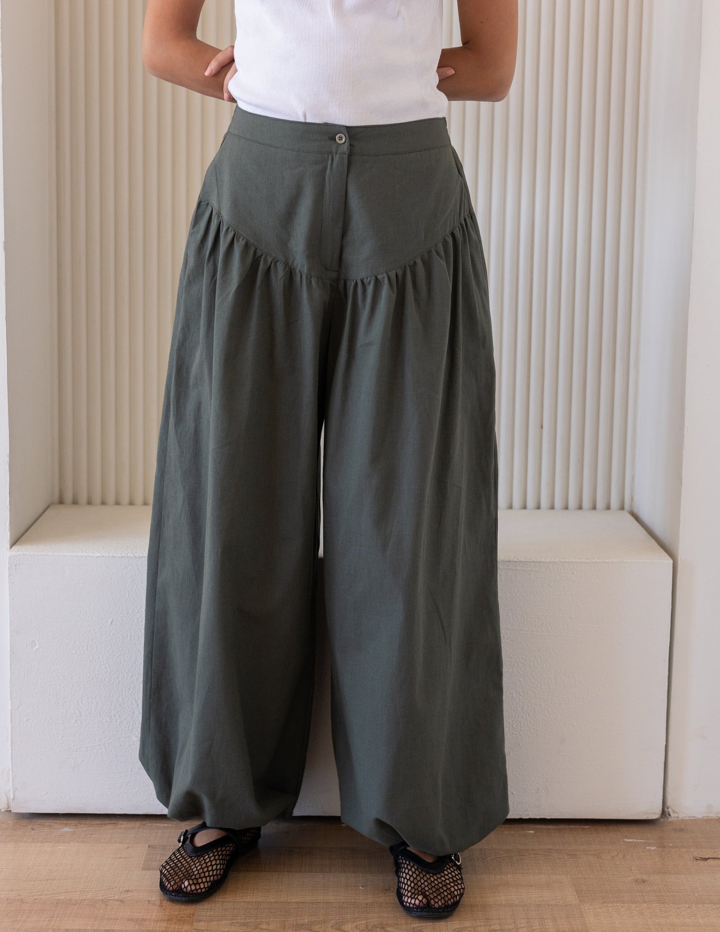Balloon Linen Pants - Black